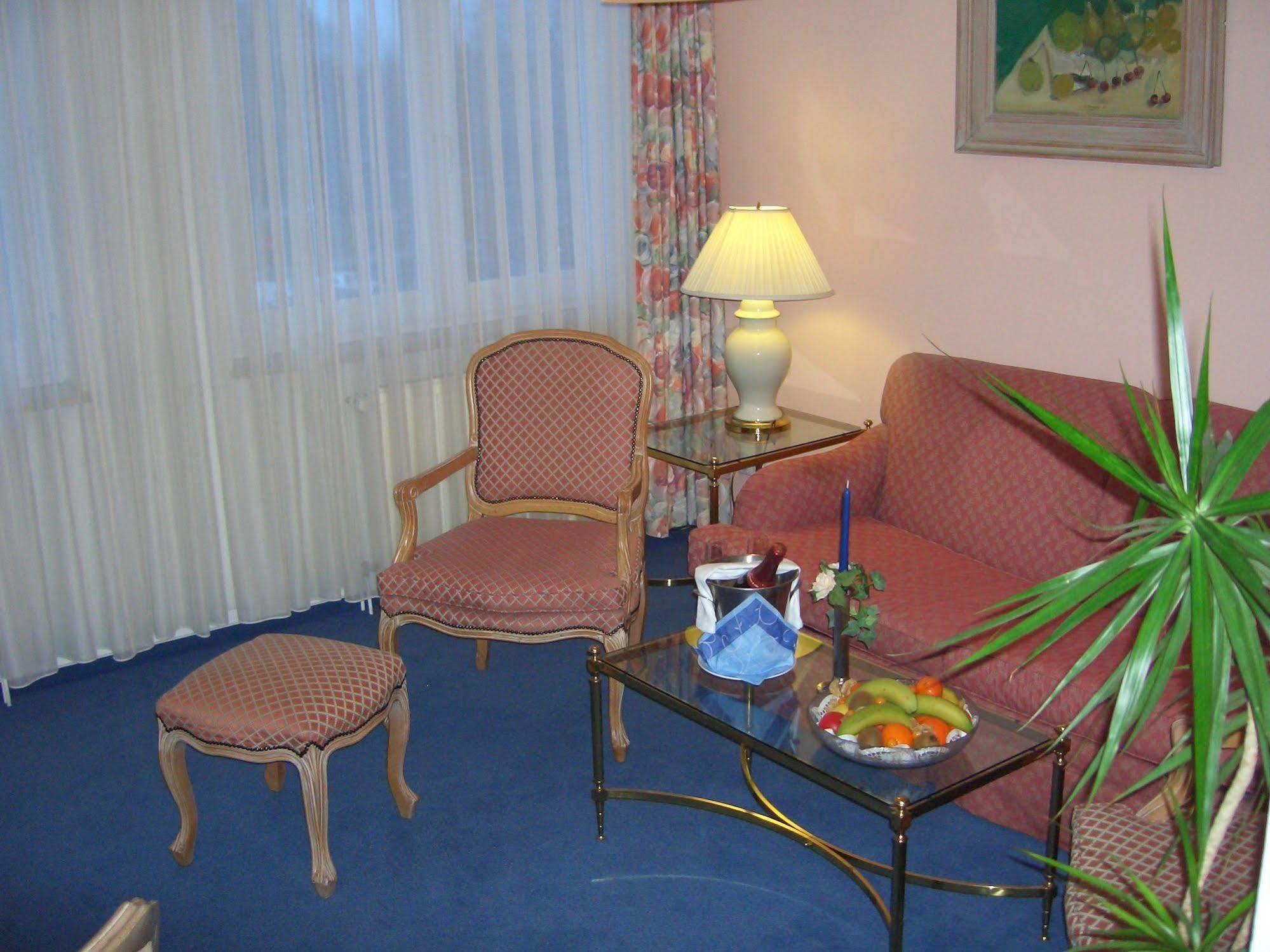 Hotel Belvedere Rostock Exteriör bild