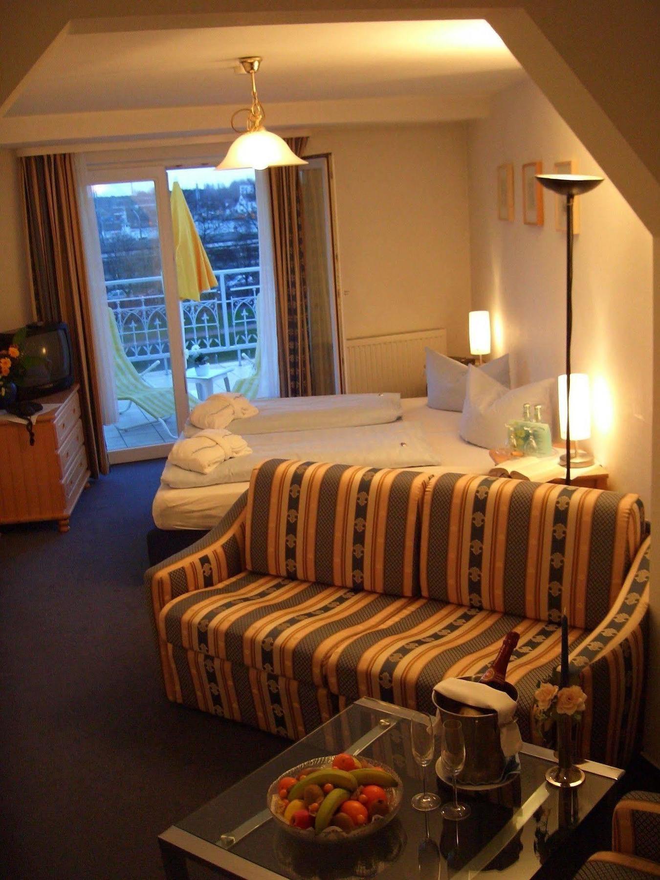 Hotel Belvedere Rostock Exteriör bild