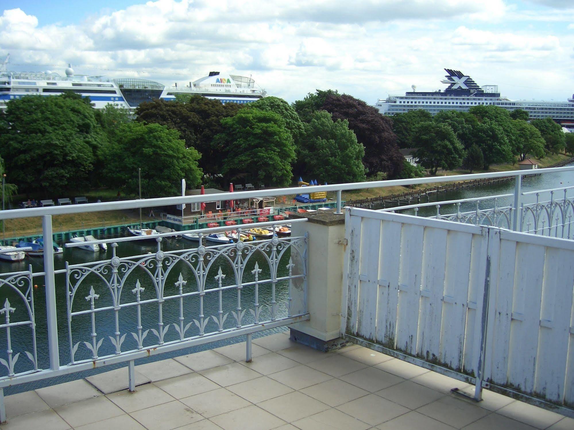 Hotel Belvedere Rostock Exteriör bild